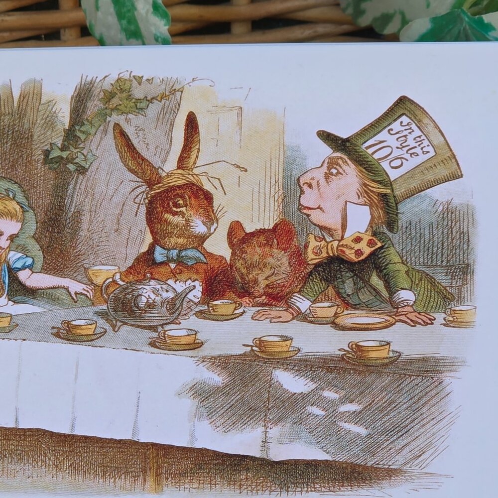 Alice Adventures in Wonderland empty metal tin - Picture 2 of 12